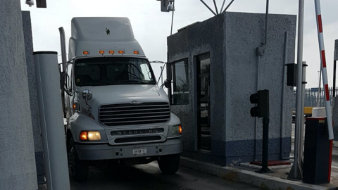 De forma parcial reanuda operaciones Puente Comercio Mundial