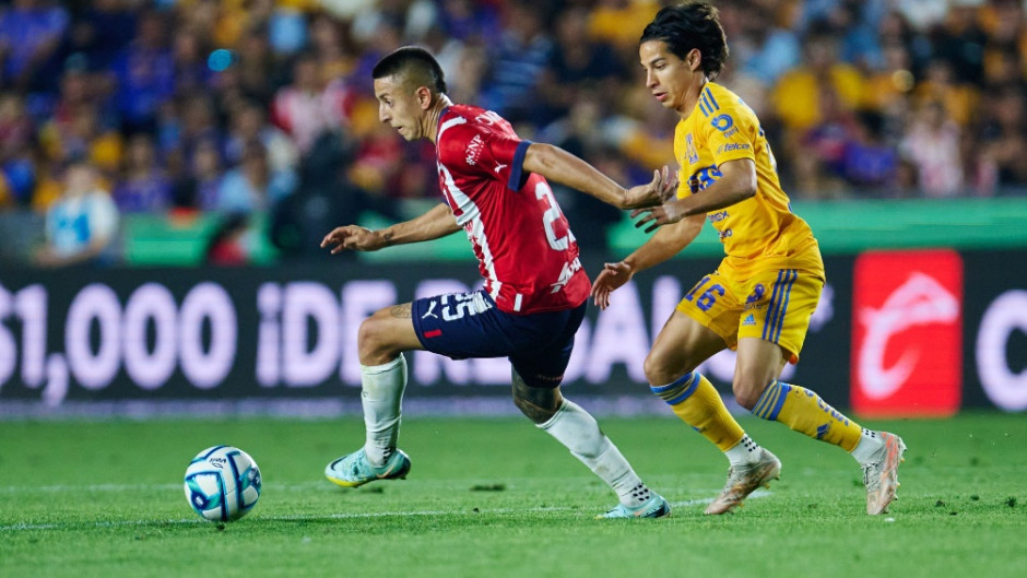 Chivas empata sin goles ante Tigres en final de ida