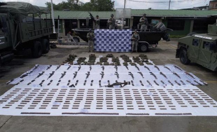 Decomisa Colombia poderoso arsenal a narcotraficantes 