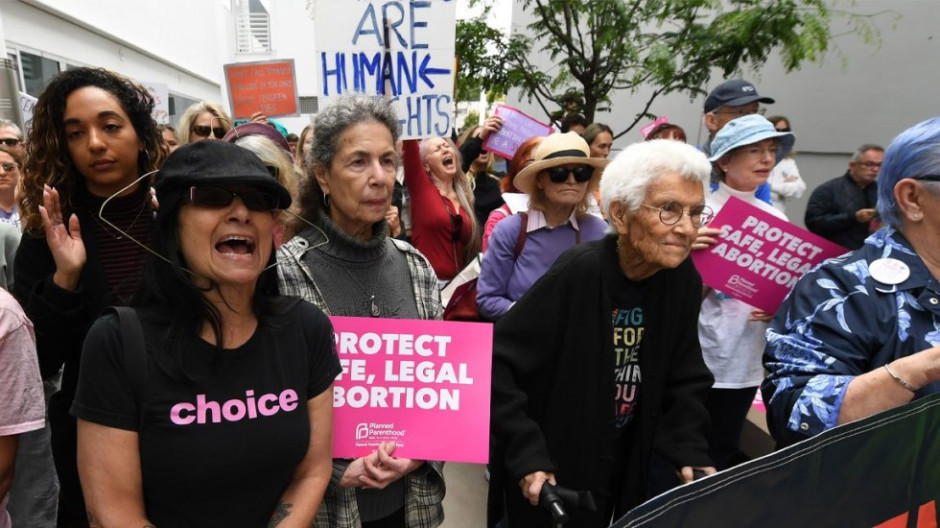 Mujeres se manifiestan contra ofensiva antiaborto en EU