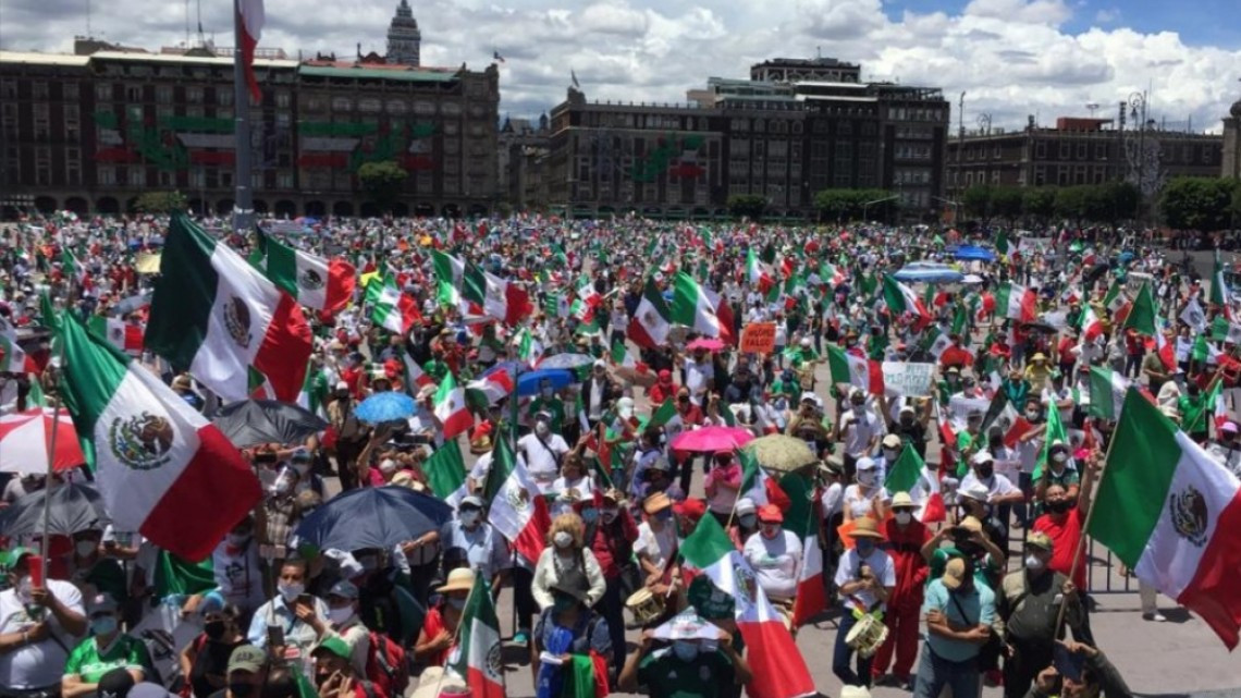 Se registra mega marcha de FRENAAA en la CDMX