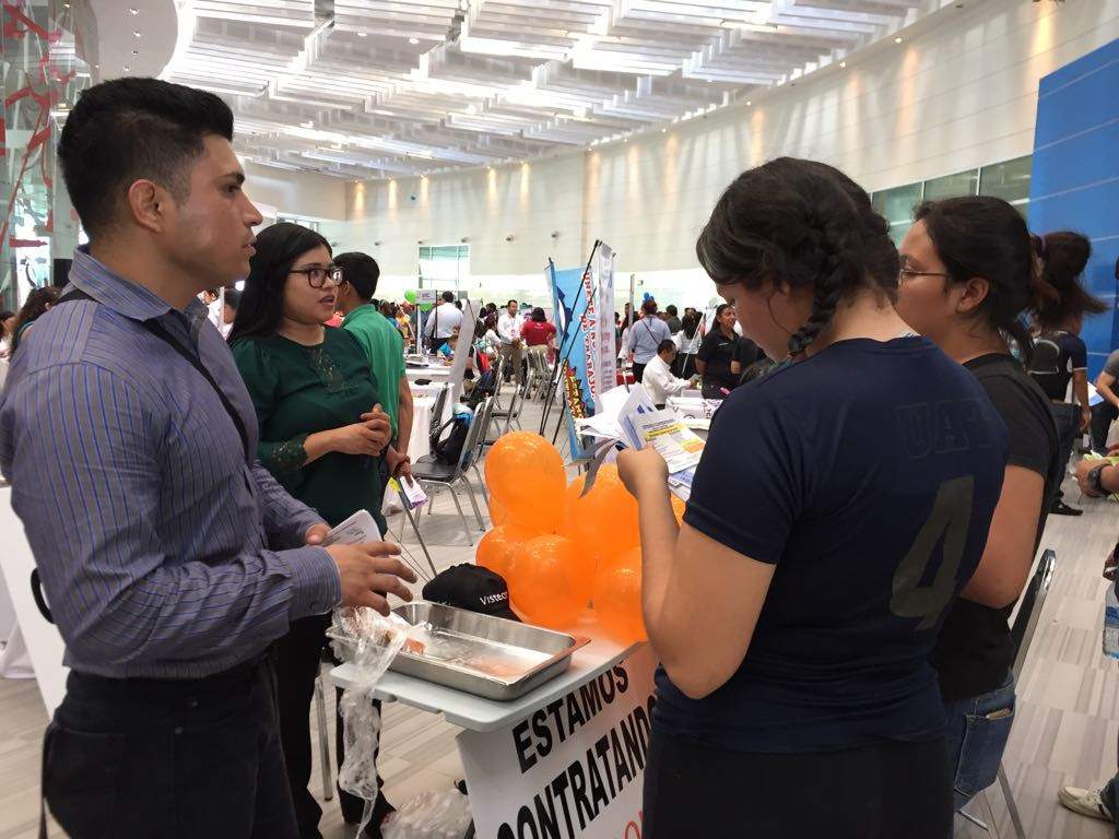 Ofrecen más de 4 mil empleos a jóvenes