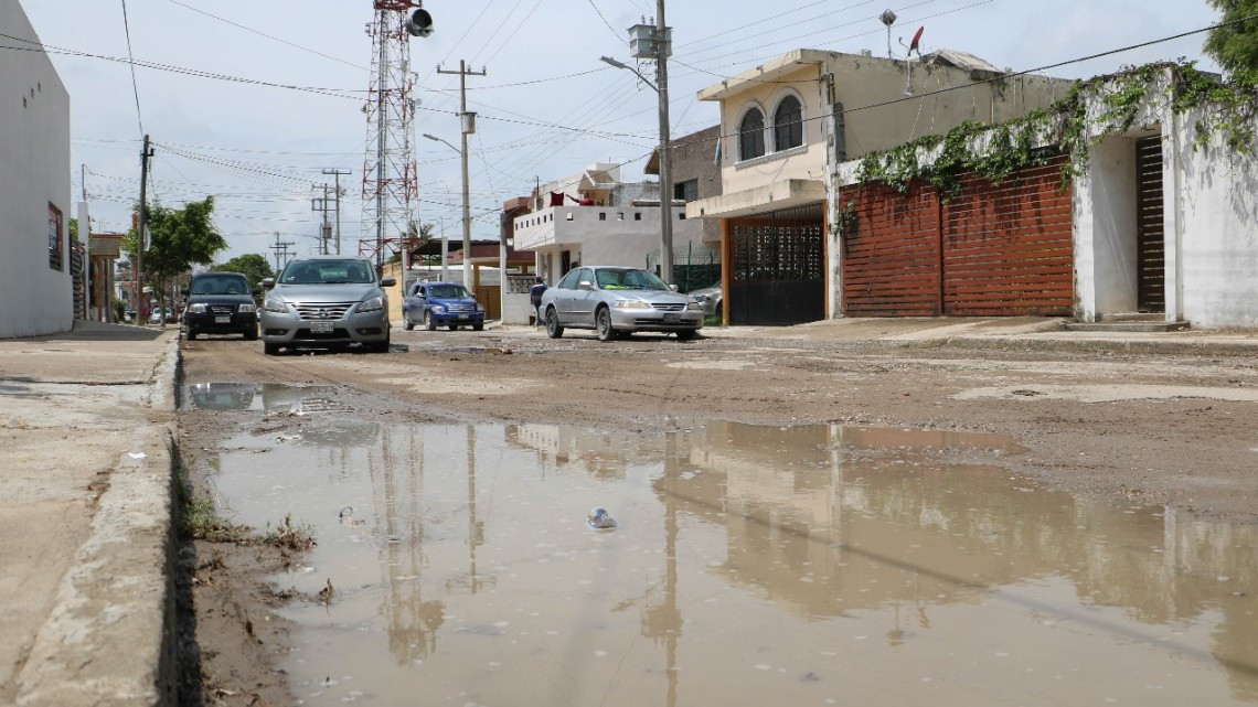 Más y mejores accesos lleva Gobierno de Madero a colonias