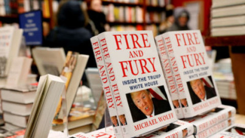 Lamenta Trump tener que pugnar con "libro falso"