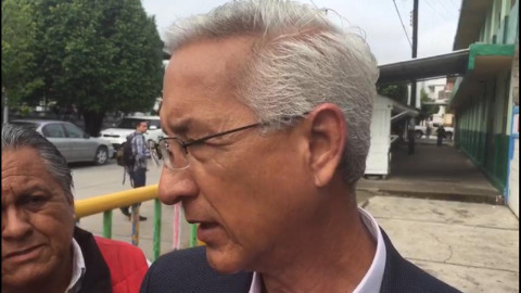 Continúa programa de bacheo en calles de Madero