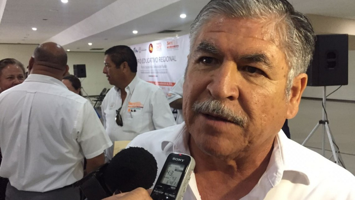 Maestros celebran el primer foro educativo 