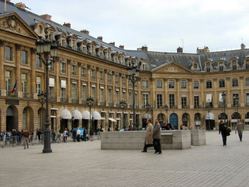 Roban joyas a familia real saudita en el Hotel Ritz de París