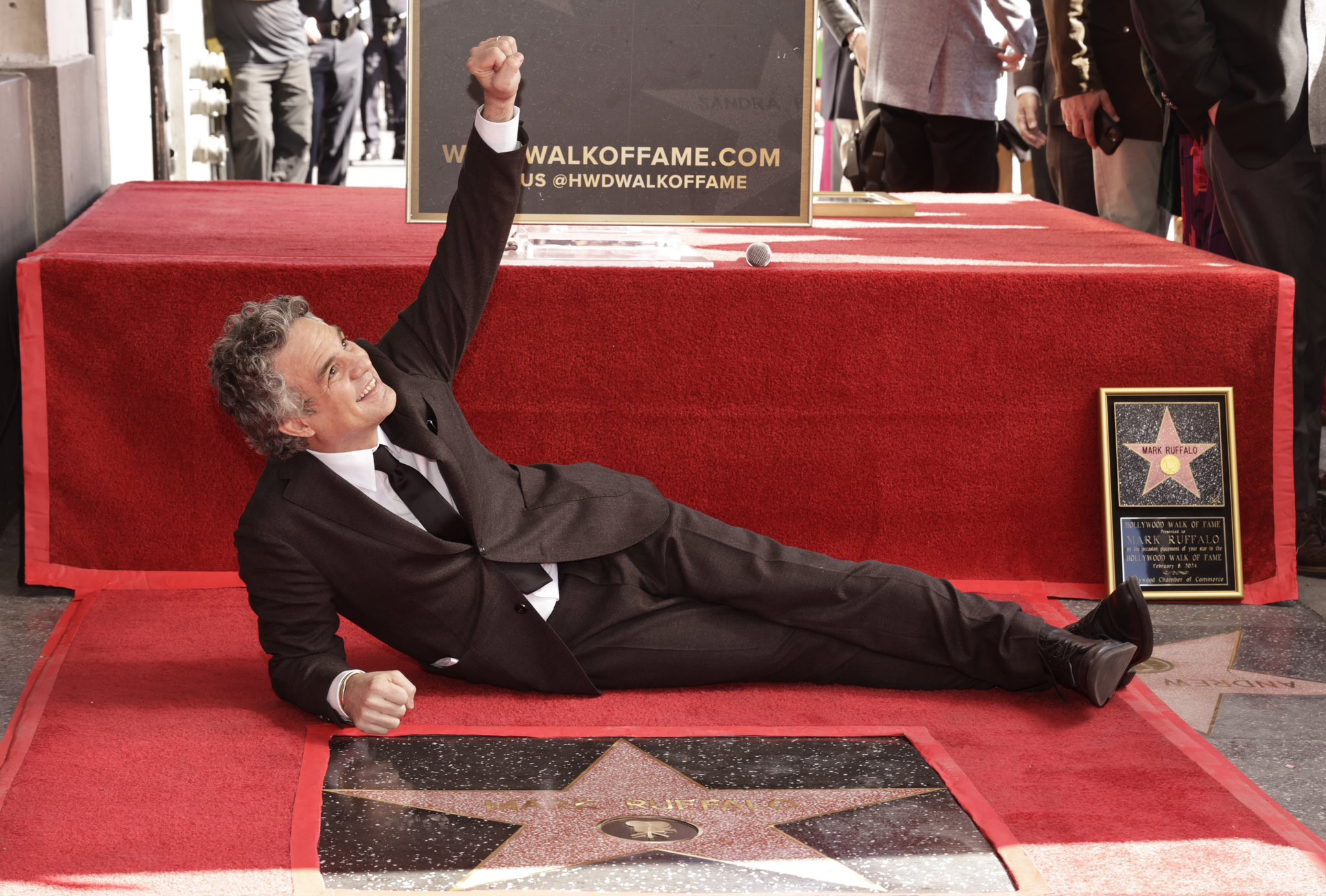 Mark Ruffalo recibe su estrella en el Paseo de la Fama de Hollywood