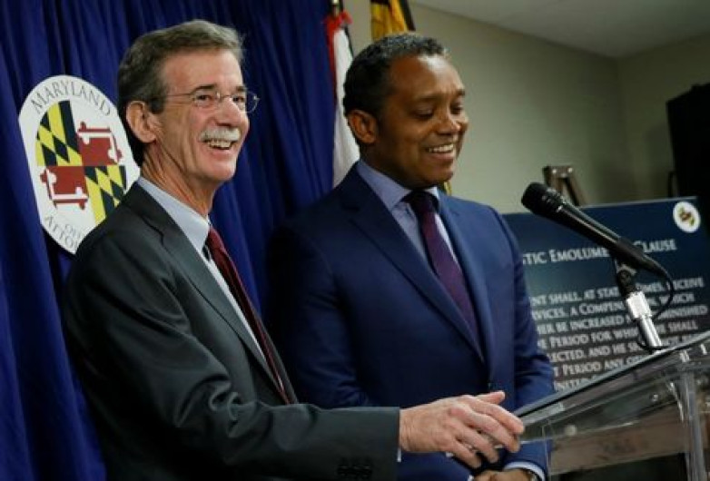  Trump es demandado por vínculos con un imperio empresarial 