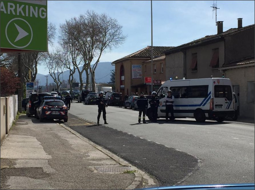 Al menos dos muertos en una toma de rehenes en Francia