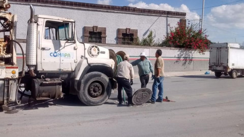 Comapa trabaja con equipo vactor