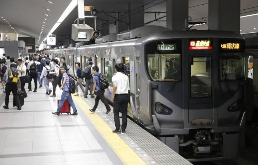 Reanudan servicios de transporte tras fuerte sismo en el norte de Japón