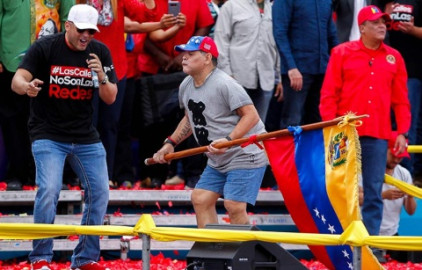 Maradona apoya a Maduro en Venezuela