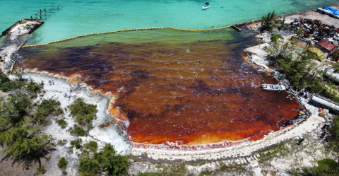 Derrame de combustible contamina el mar en Bahamas