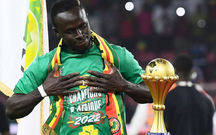 Mané pagó cirugía de niño que conoció en el hospital en Copa Africana