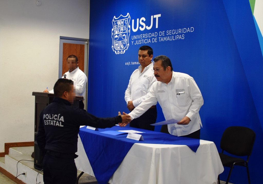 Policías Estatales se gradúan de la USJT 