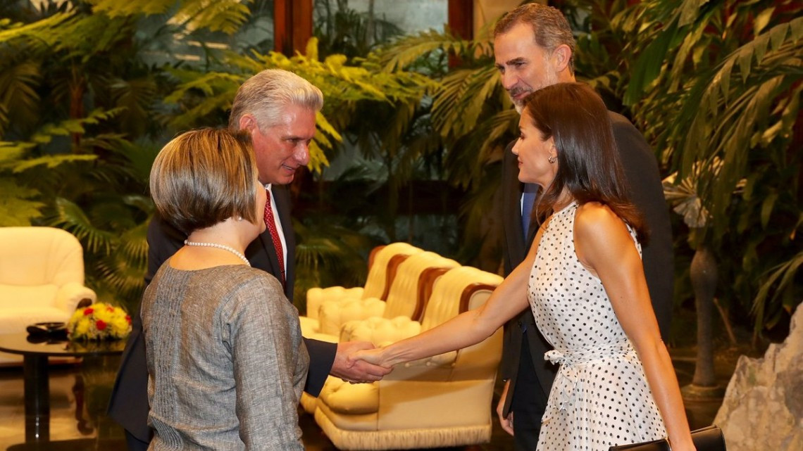 Recibe Cuba a Reyes de España 