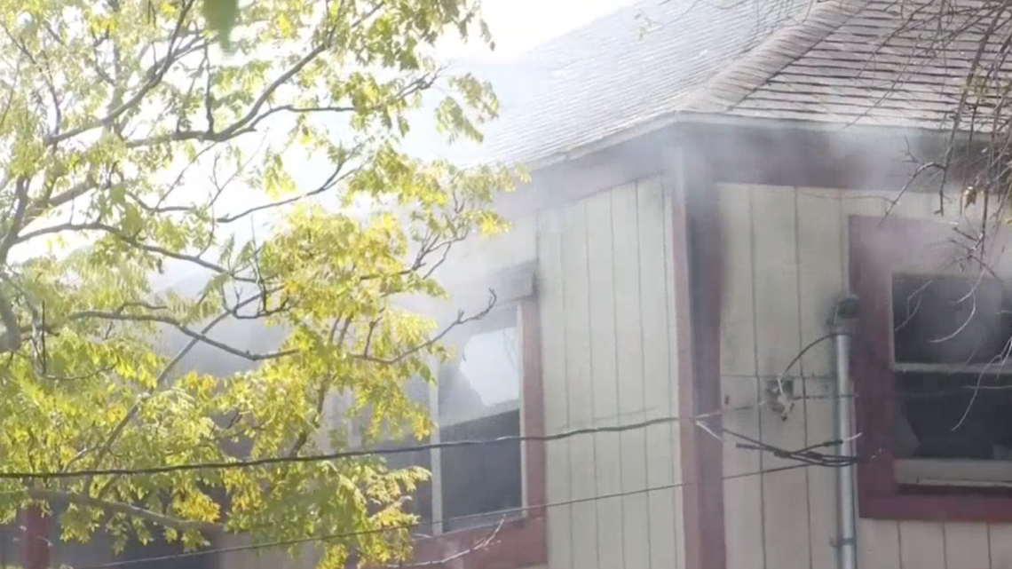 Un voraz incendio se desató en una vivienda en Harlingen