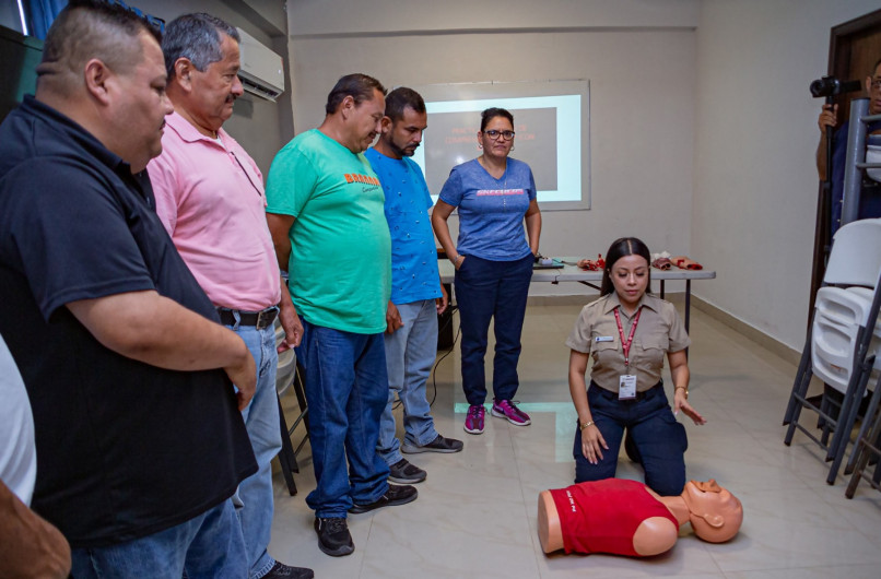 Protección Civil capacita sobre primeros  auxilios a choferes del transporte escolar 