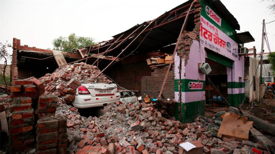 23 muertos en India  tras explosión en fábrica de fuegos artificiales