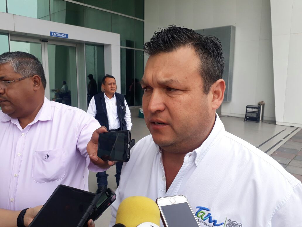 Productores bloquean carretera Victoria-Matamoros