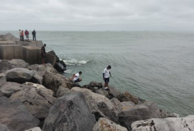 Madre lanza a hijo al Río Pánuco en intento de asesinato