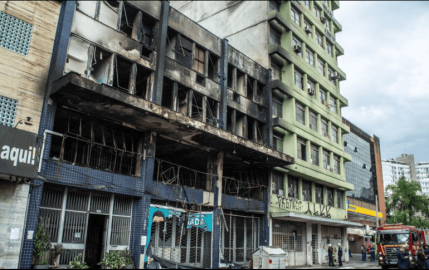 Incendio en un hotel deja al menos 10 muertos en Brasil