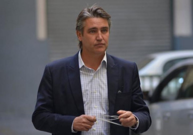 Atacan a senador chileno en plena campaña