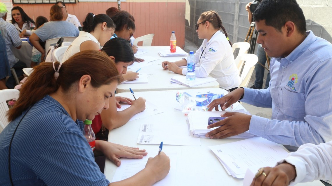 Ayuntamiento lleva apoyo a Hacienda Las Bugambilias