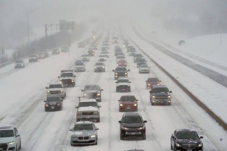 Suman 24 muertos por tormenta Invernal en EEUU