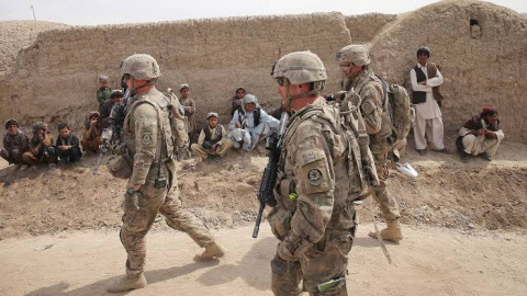 Joe Biden revoca veto de personas transgénero para servir en el Ejército