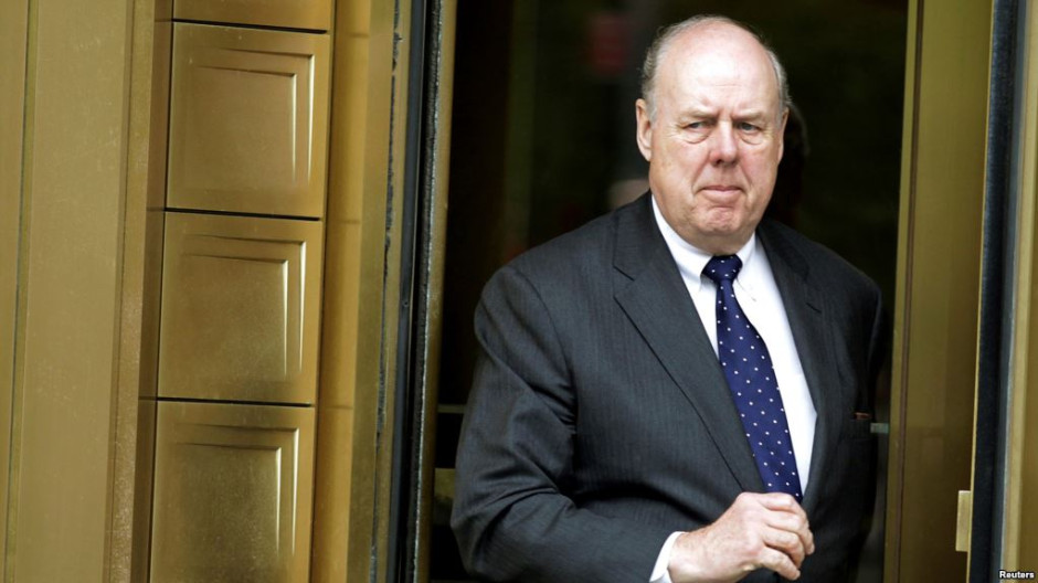 Renuncia abogado principal de Trump