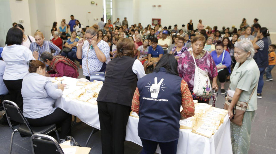 Entrega DIF Tamaulipas lentes graduados a personas con problemas de la vista 