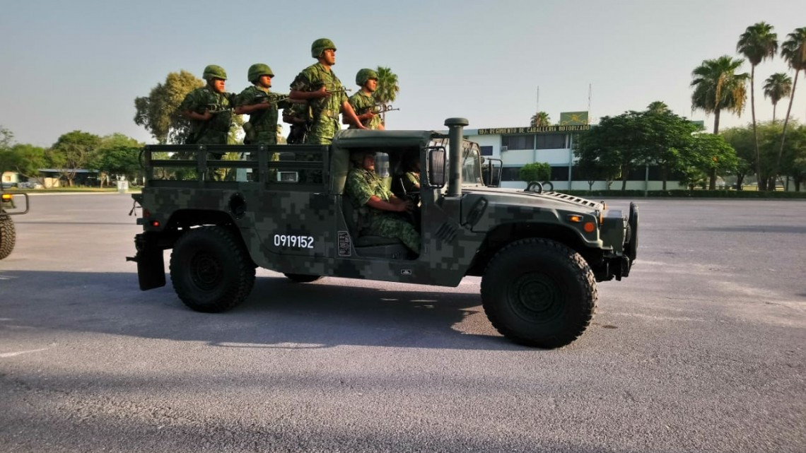 Viste el Ejercito de Soldado Honorario al niño Abdiel