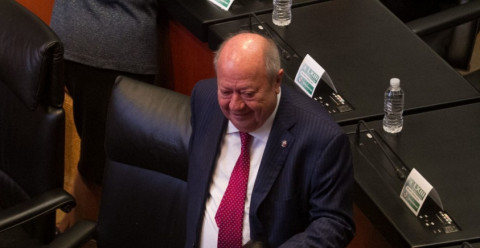 Carlos Romero Deschamps dejará de ser trabajador de Pemex desde hoy: AMLO 