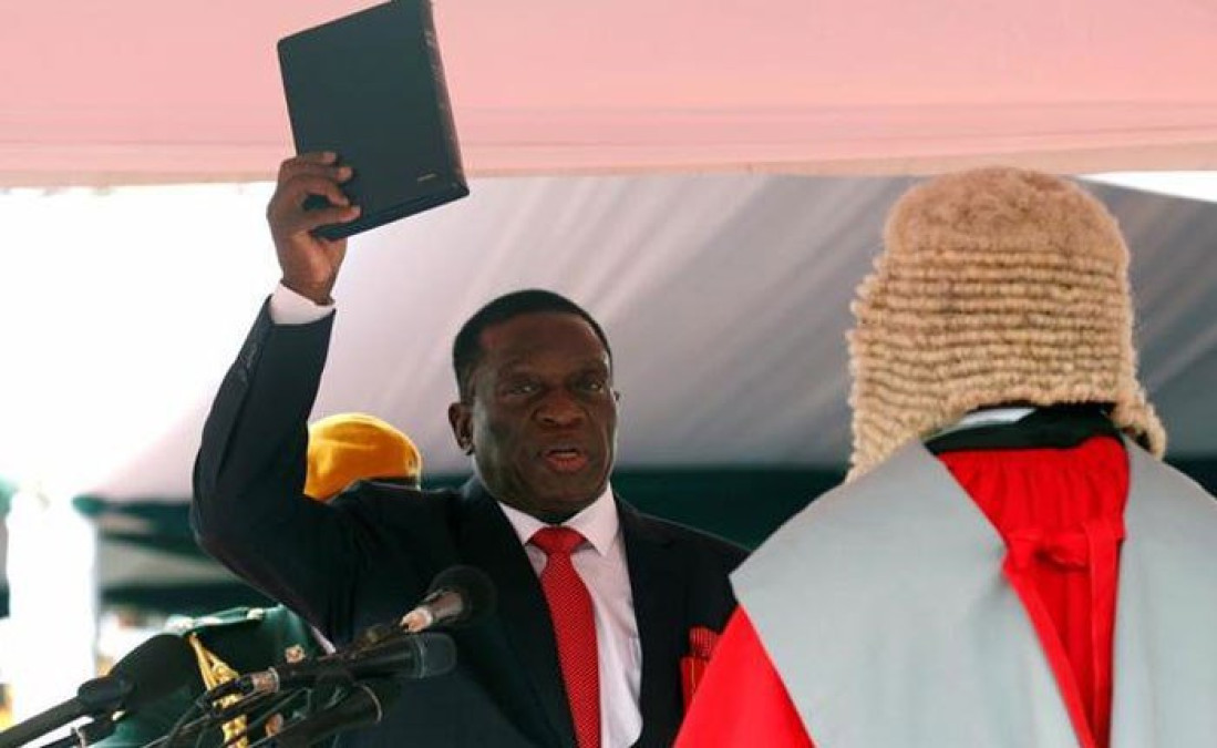 Constantino Chiwenga prestó hoy juramentó como vicepresidente de Zimbabue