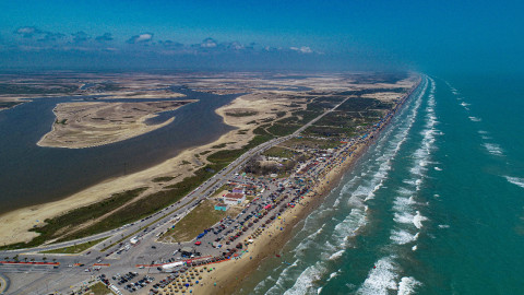 Recibe Playa Bagdad turismo nacional y extranjero con el inicio del periodo vacacional de verano