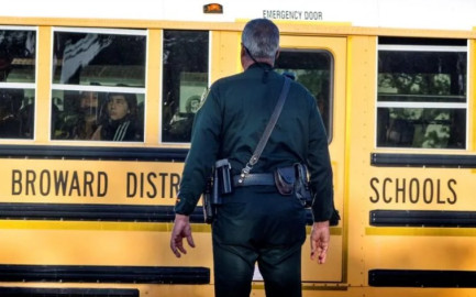 Arrestan a niño de 12 años en Florida por amenazar con tiroteo en su escuela