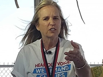 Por niños migrantes, una  Kennedy hace huelga de hambre