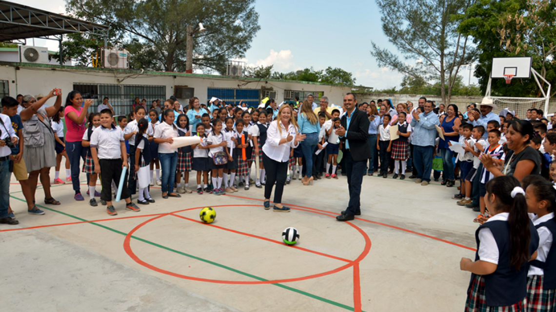 Inaugura Alcaldesa cancha de usos múltiples en primaria “Manuel Félix Fernández’’