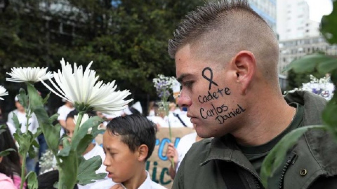 Marchan por la paz en Colombia
