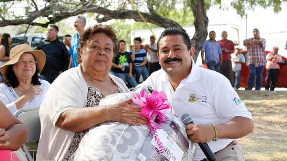 Ayuntamiento festeja a madres de Aquiles Serdán
