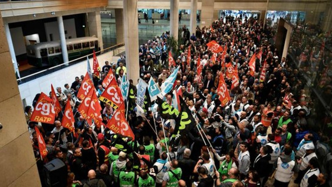 Huelga masiva del transporte público colapsa París