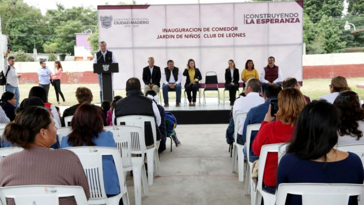 Entrega Adrián Oseguera tercer comedor escolar en Madero