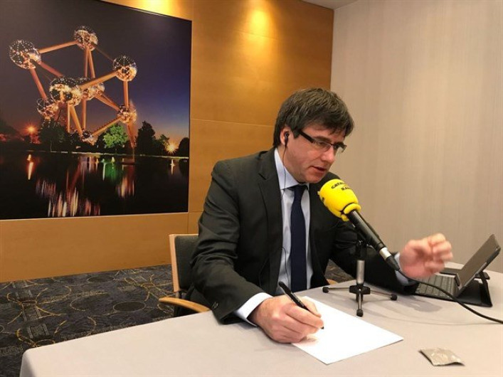 Puigdemont defiende poder gobernar desde Bruselas