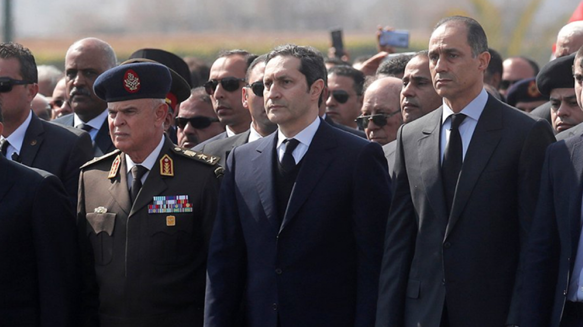 Egipto rinde honores militares a Hosni Mubarak 