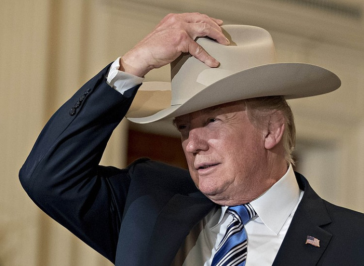 Un 40% de estadounidenses considera a Trump no apto para dirigir EU