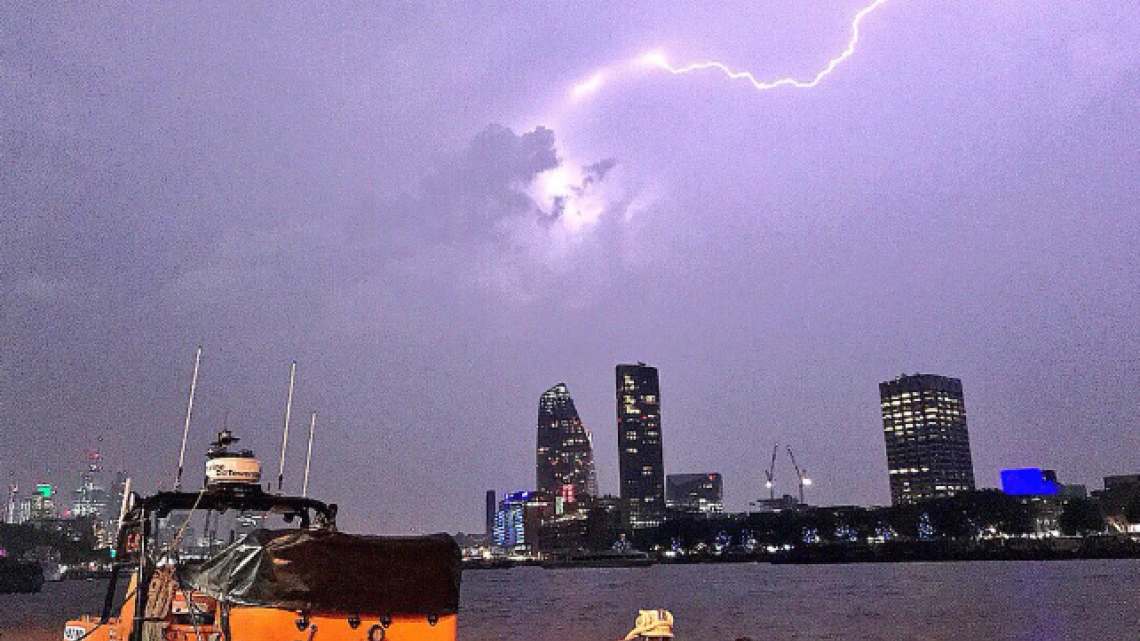 Así se vivió la tormenta de relámpagos en Reino Unido