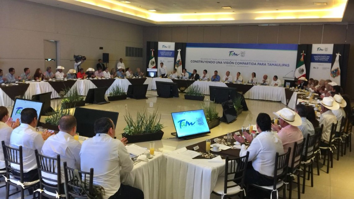 Municipios grandes deben tener policías municipales: Gobernador