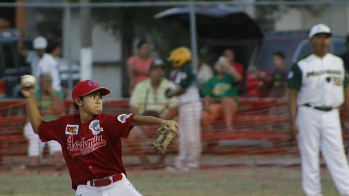 Juegan final de Torneo Distrital de Béisbol